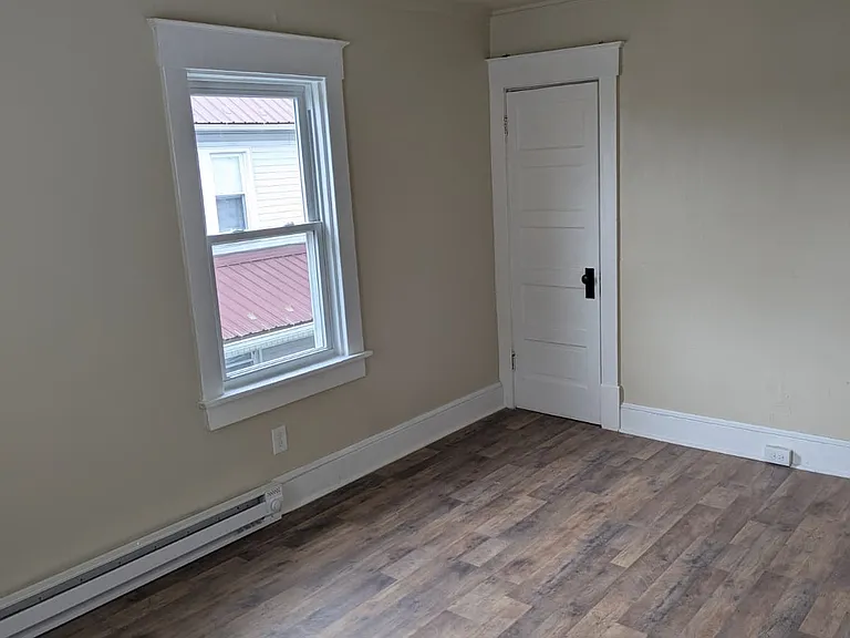 604 Ackley St — Photo 10