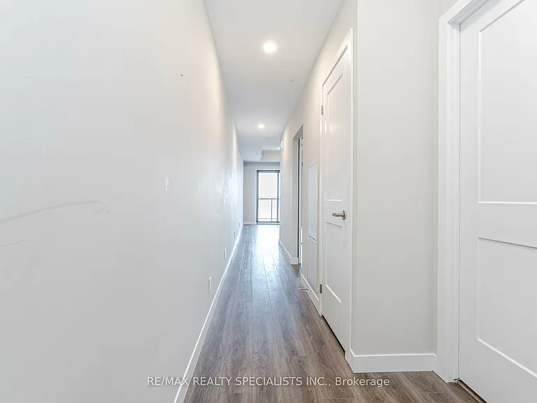 15 Queen St S #2206 — Photo 6