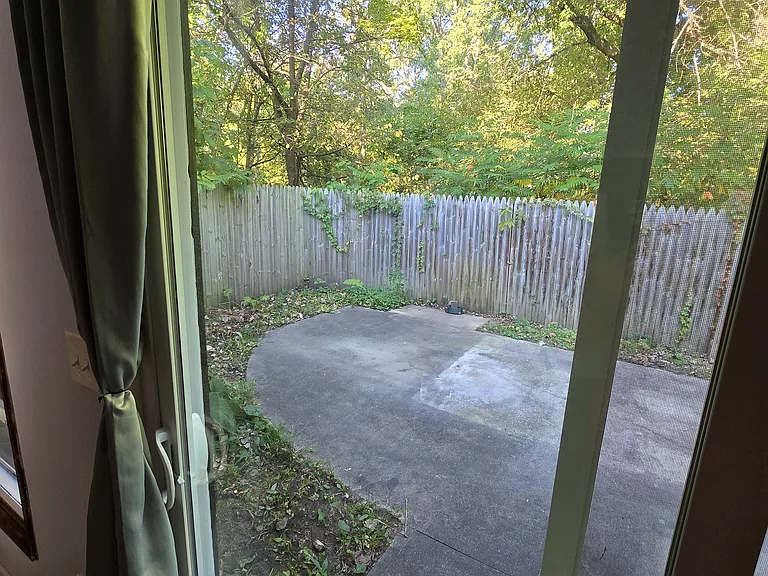 530 Townwood Dr — Photo 8