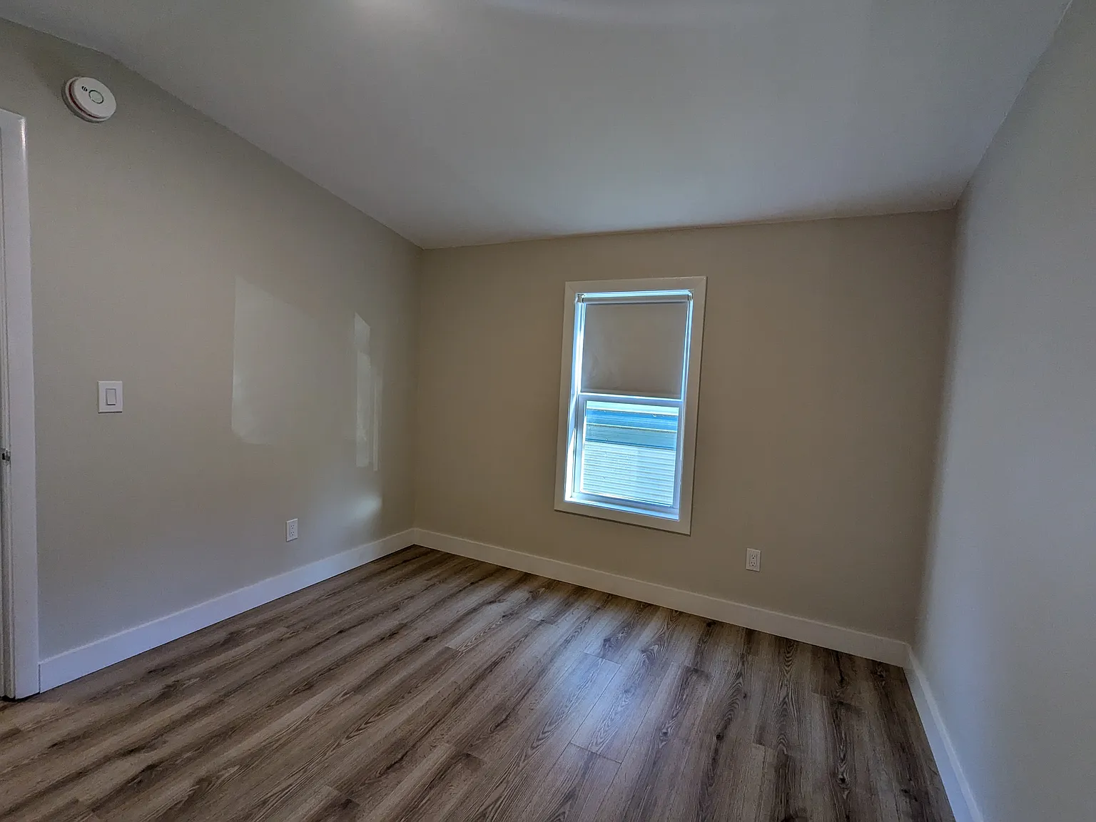 2 bed, 924 sqft, $2,000 — Photo 3