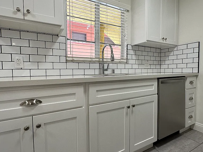 1350 N Hayworth Ave #A — Photo 12