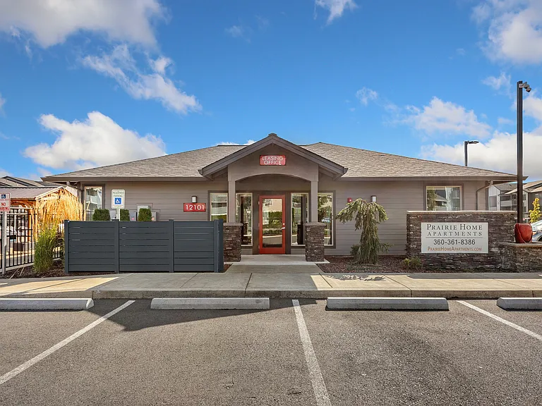 Prairie Home Apartments — Photo 15