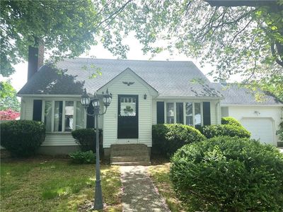 14 Chester Ave, Warwick, RI, 02889