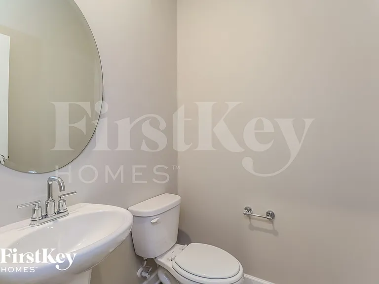 916 Clementine Rd — Photo 17