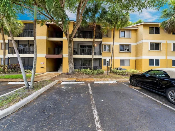 3083 N Oakland Forest Drive #202, Oakland Park, FL 33309