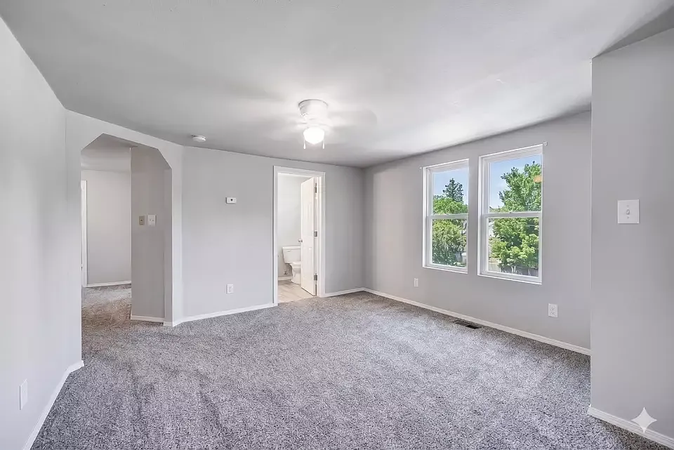 3 bed, 971 sqft, $1,500 — Photo 4