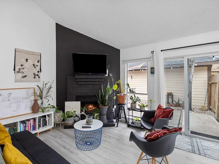 9306 Crescent Moon Dr — Photo 7