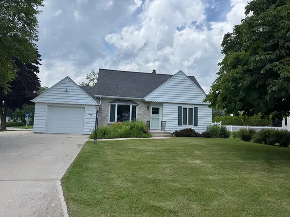 305 Lakeview Dr, Algoma, WI 54201