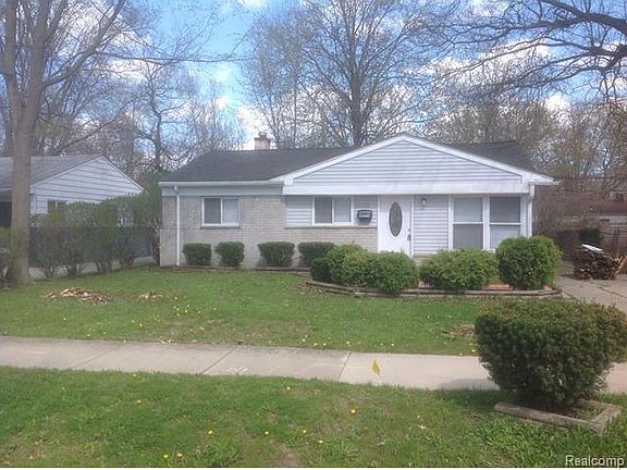3rd image of 28086 Fairfax St