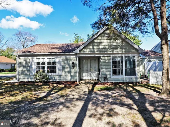 655 Pulham Ct, Manchester Township, NJ 08759