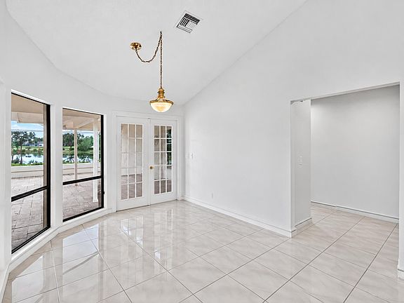 4th image of 10423 Stonebridge Boulevard
