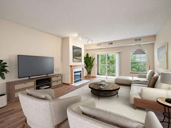 12727 College View Dr #203, Eden Prairie, MN 55344