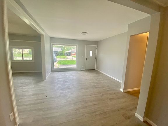 3rd image of 1311 Madeleine Cir