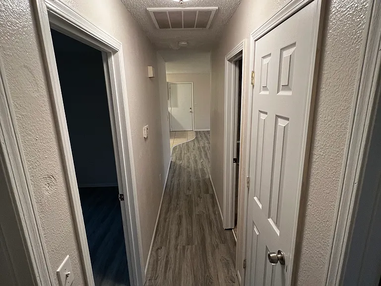 515 Valley View Dr — Photo 10