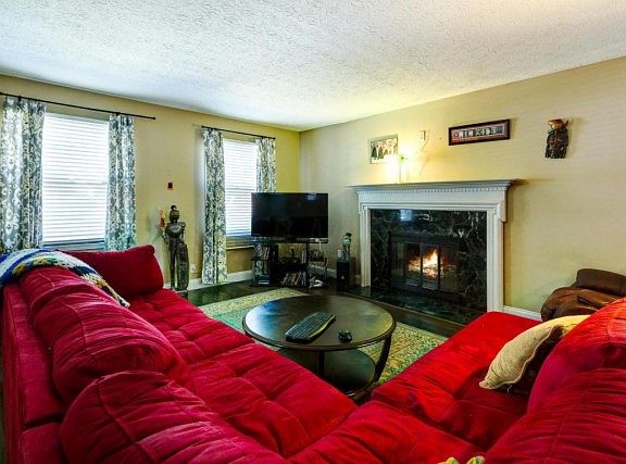 2nd image of 7612 Pickett Ln