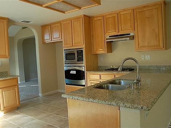 5th image of 1452 Fullerton Dr