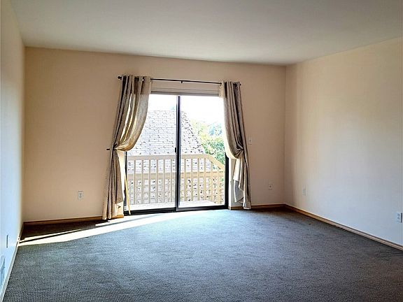 4th image of 6329 16th Ave NE APT 1