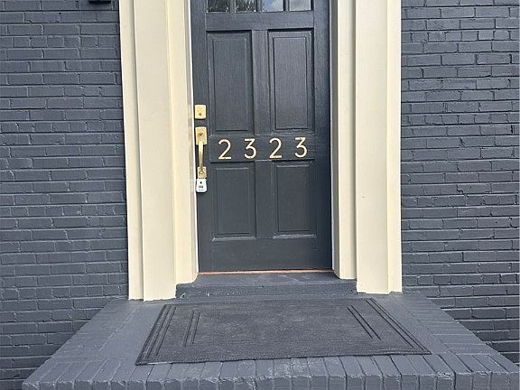 2nd image of 2323 Farrand Dr
