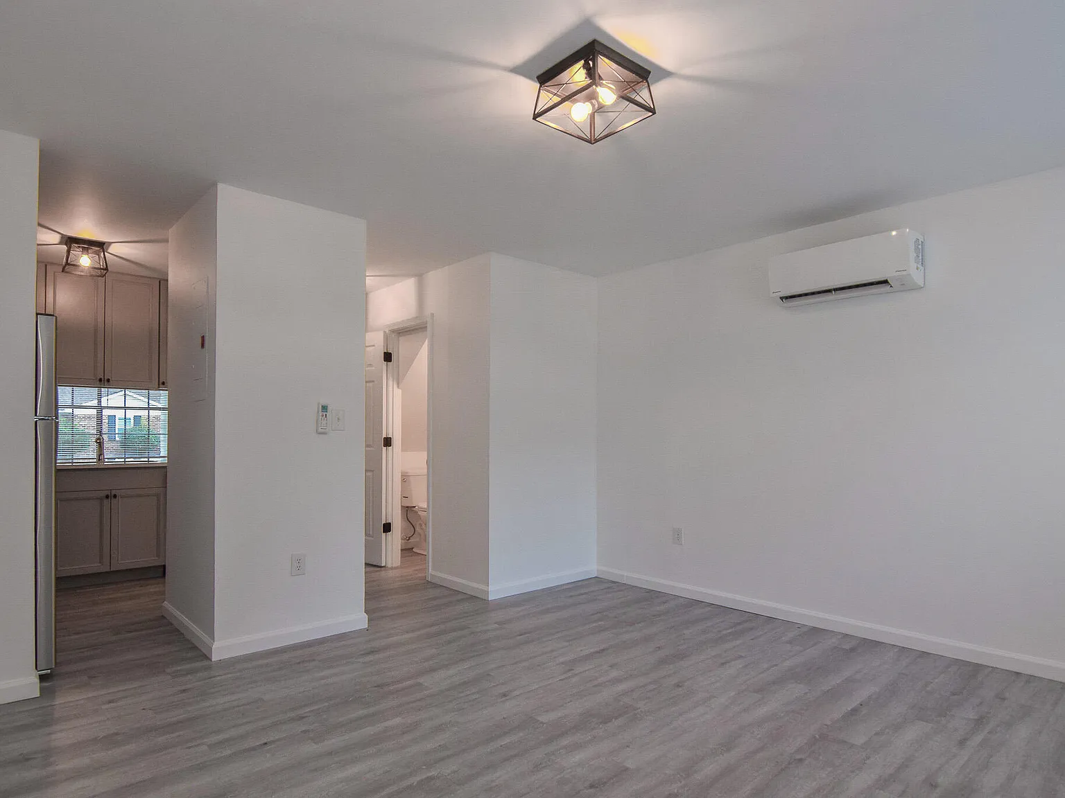 2 bed, 1.5 bath, 960 sqft, $1,625 — Photo 2