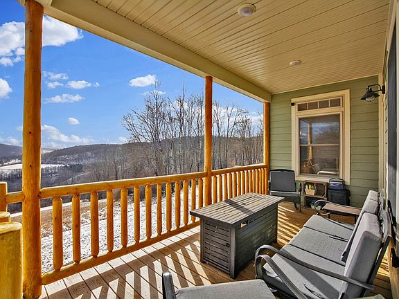 4th image of 57 Mountain View Dr