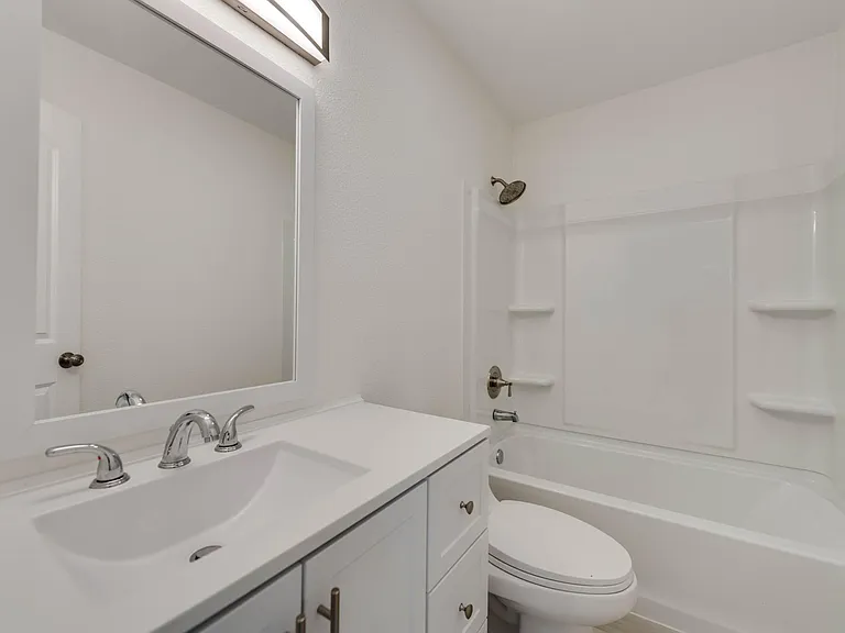 2101A Beverly Ave — Photo 4