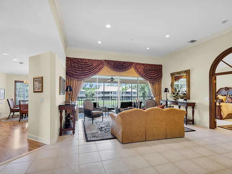 222 Legendary Cir — Photo 23