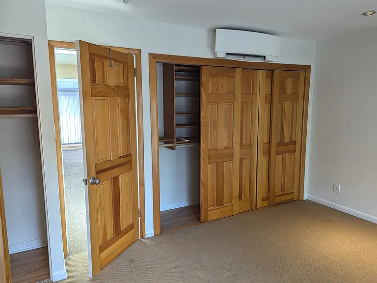 Front bedroom - Closet with shelves