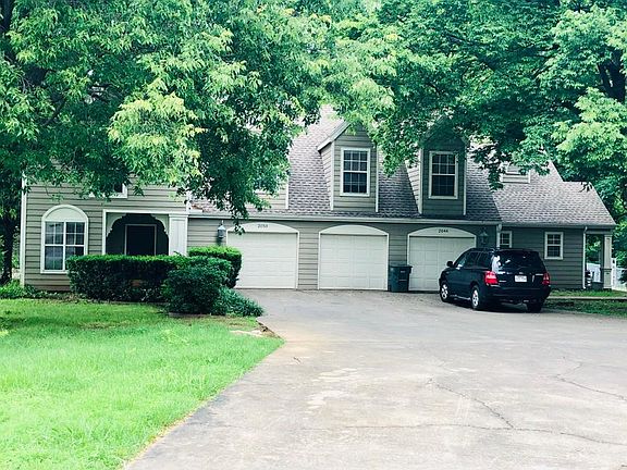 3rd image of 2044 N Kantz Ln