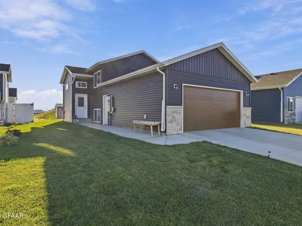 6762 Joseph St, Horace, ND 58047