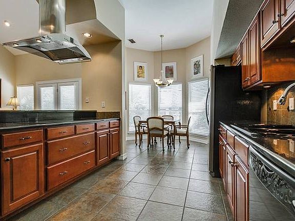 4th image of 9010 Parkland Dr