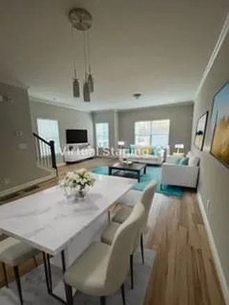 1365 Memorial Dr SE #6 — Photo 5