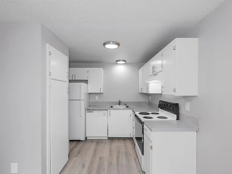 Forest Park Apartments — Photo 24