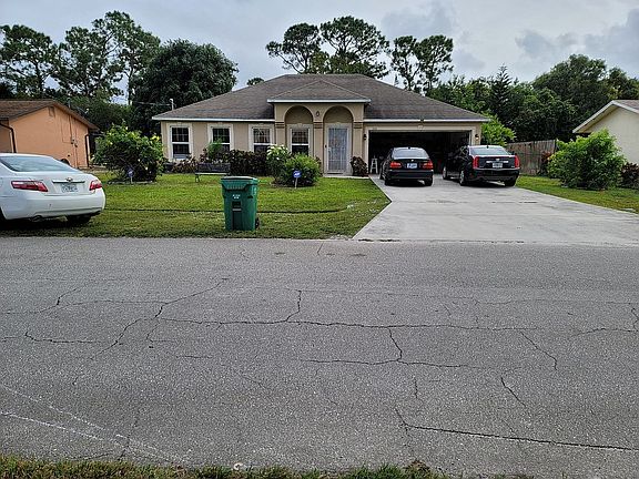 3rd image of 333 SE Calmoso Dr