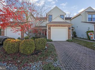 21 Zinnia Ct, Mount Laurel, NJ 08054