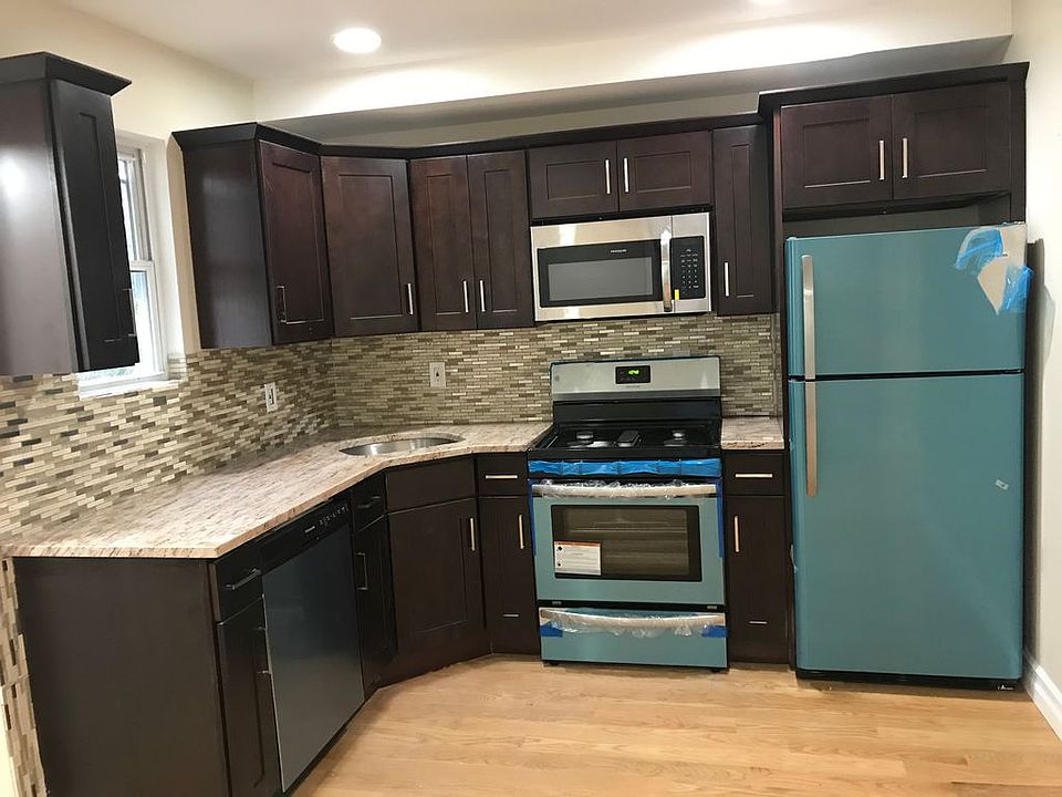 2nd image of 503 Barbey St