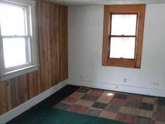3rd image of 5111 Plainfield Ave