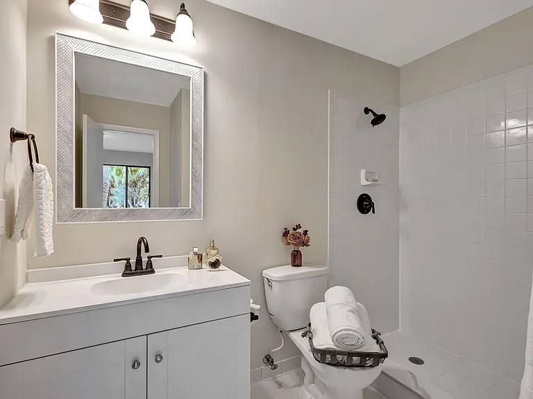 1109 Duncan Cir #201 — Photo 21