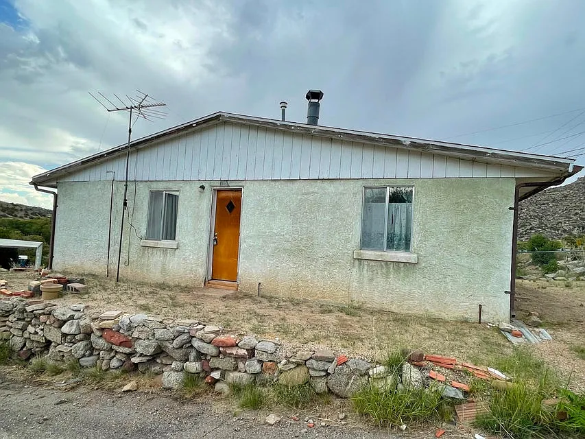 2 bed, 1008 sqft, $1,200 — Photo 1