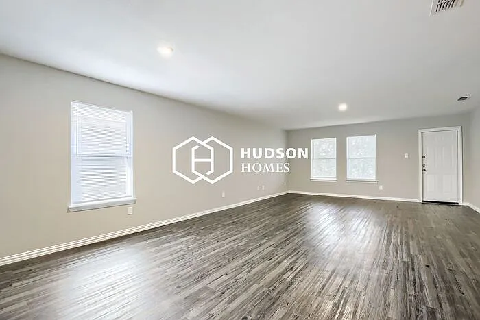 4 bed, 2.0 bath, 1788 sqft, $1,615 — Photo 3