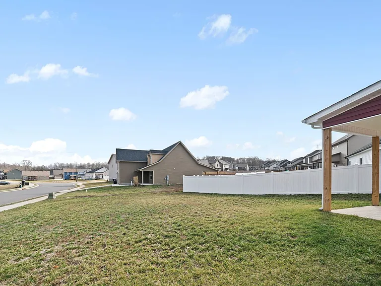 101 Lucerne Ln — Photo 28