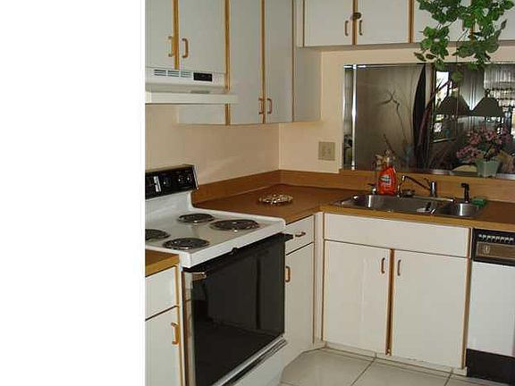 3rd image of 10468 E Clairmont Cir #303