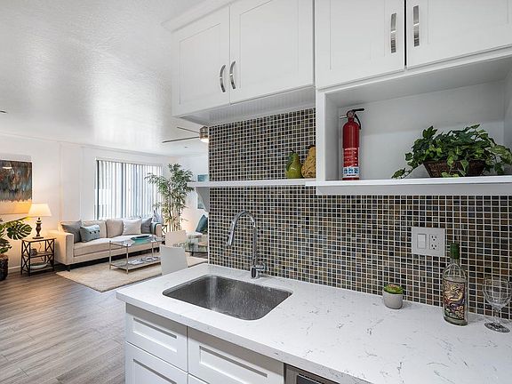 5th image of 1090 Main St APT 206