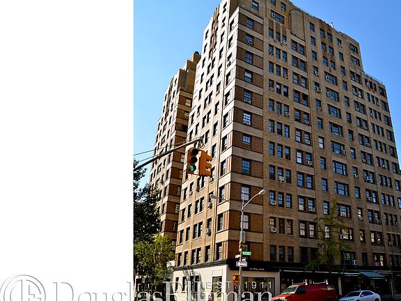 4th image of 95 Christopher St APT 0013D