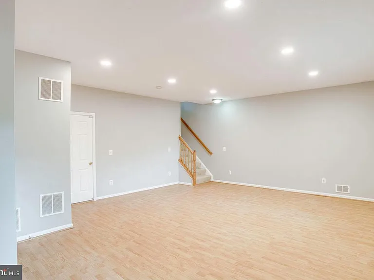 12476 Casbeer Dr — Photo 32