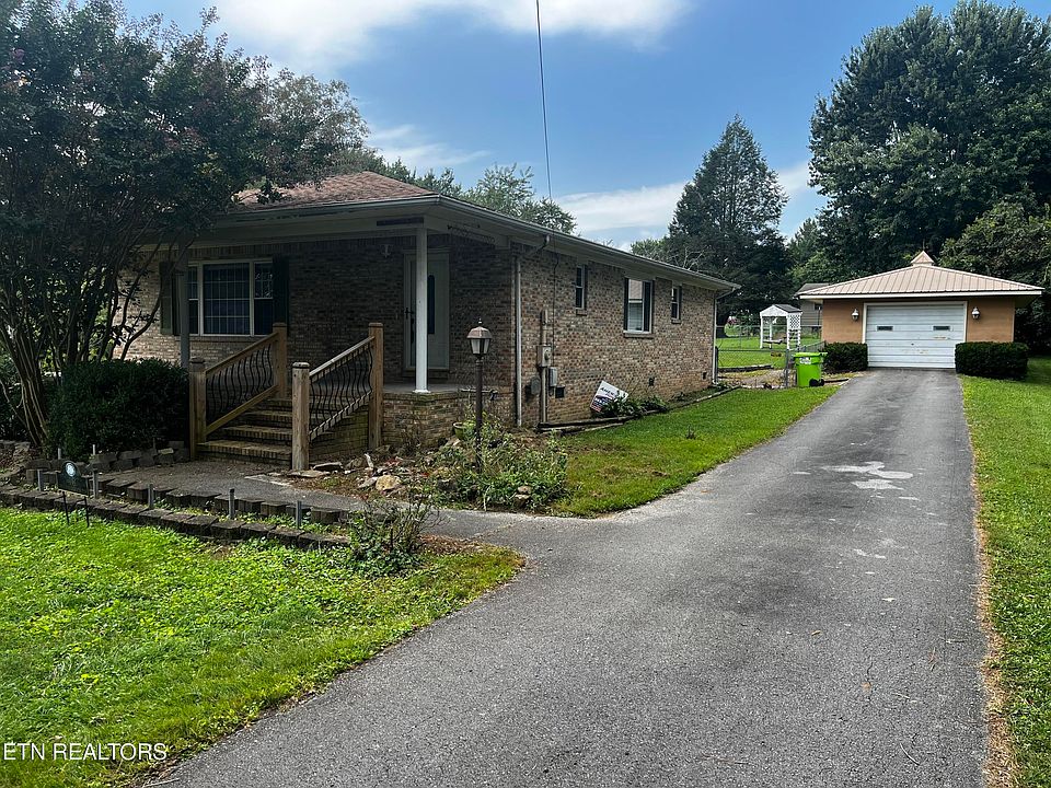 1st image of 48 Fallingbrook Dr