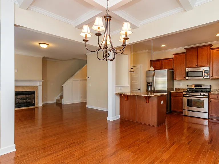 205 Roundhouse Ln — Photo 9