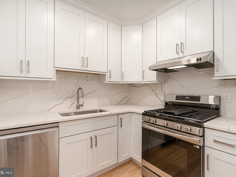 523 Constitution Ave NE #3 — Photo 9