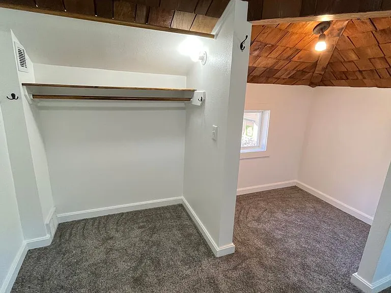 616 S Duluth Ave #2 — Photo 14