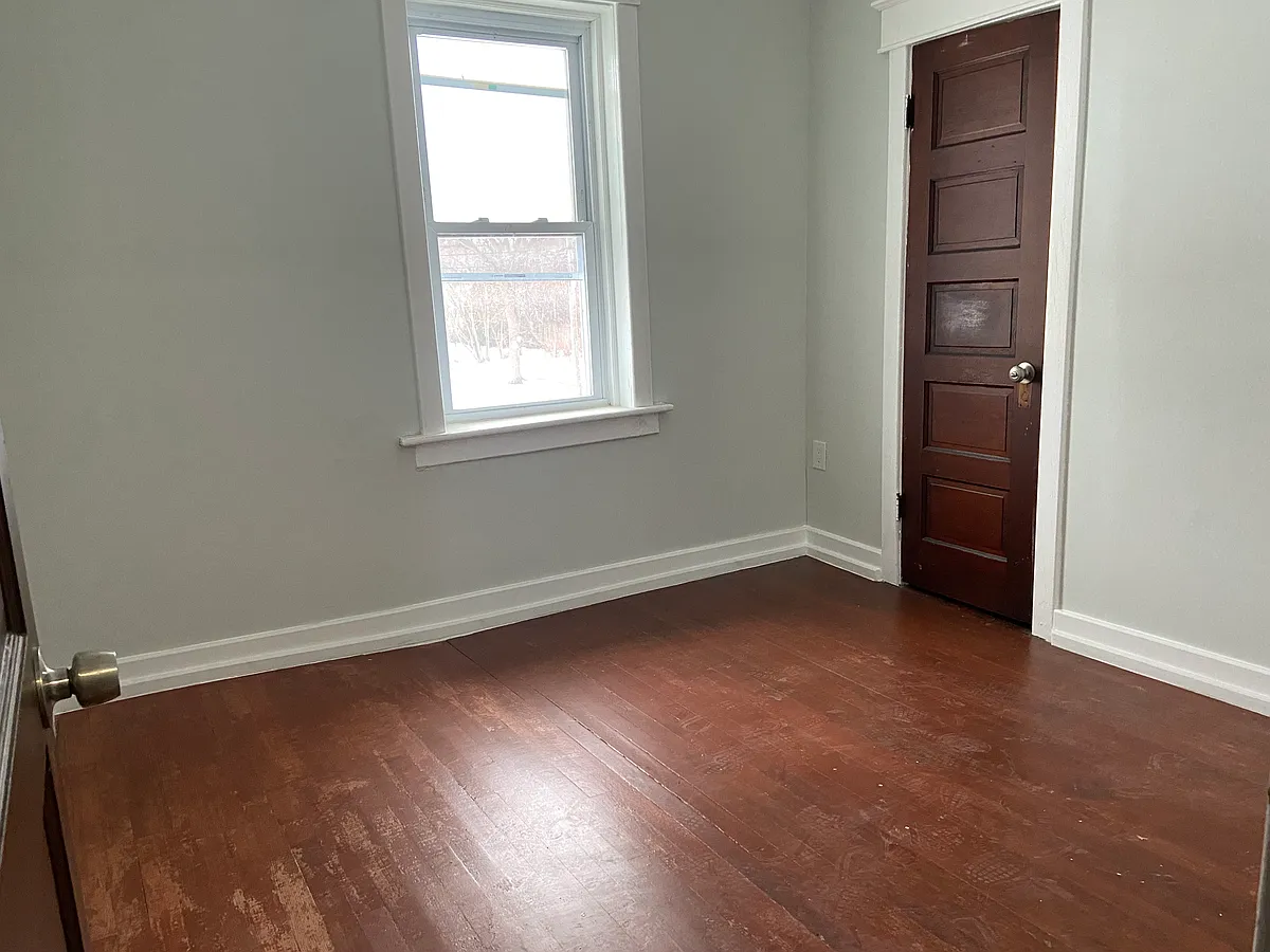 Building Photo - 926 Niagara St #2B