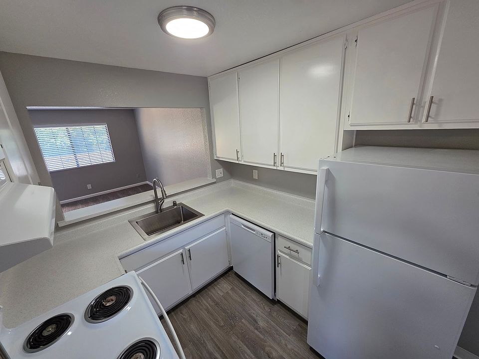 1st image of 2411 Mission Ave #428